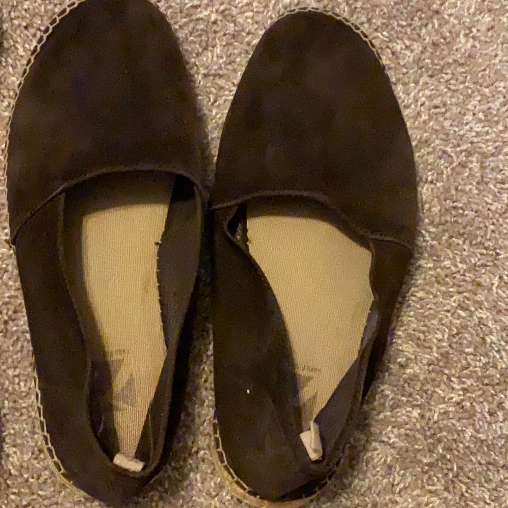 Brown suede men’s TOMS